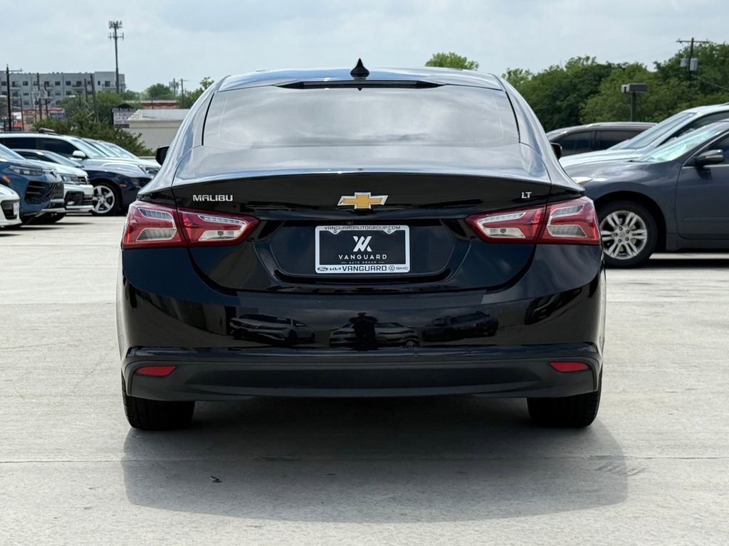 Used 2021 Chevrolet Malibu LT FWD image 8