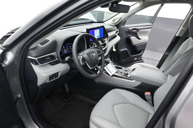New 2026 Toyota Highlander Limited AWD/4WD image 4
