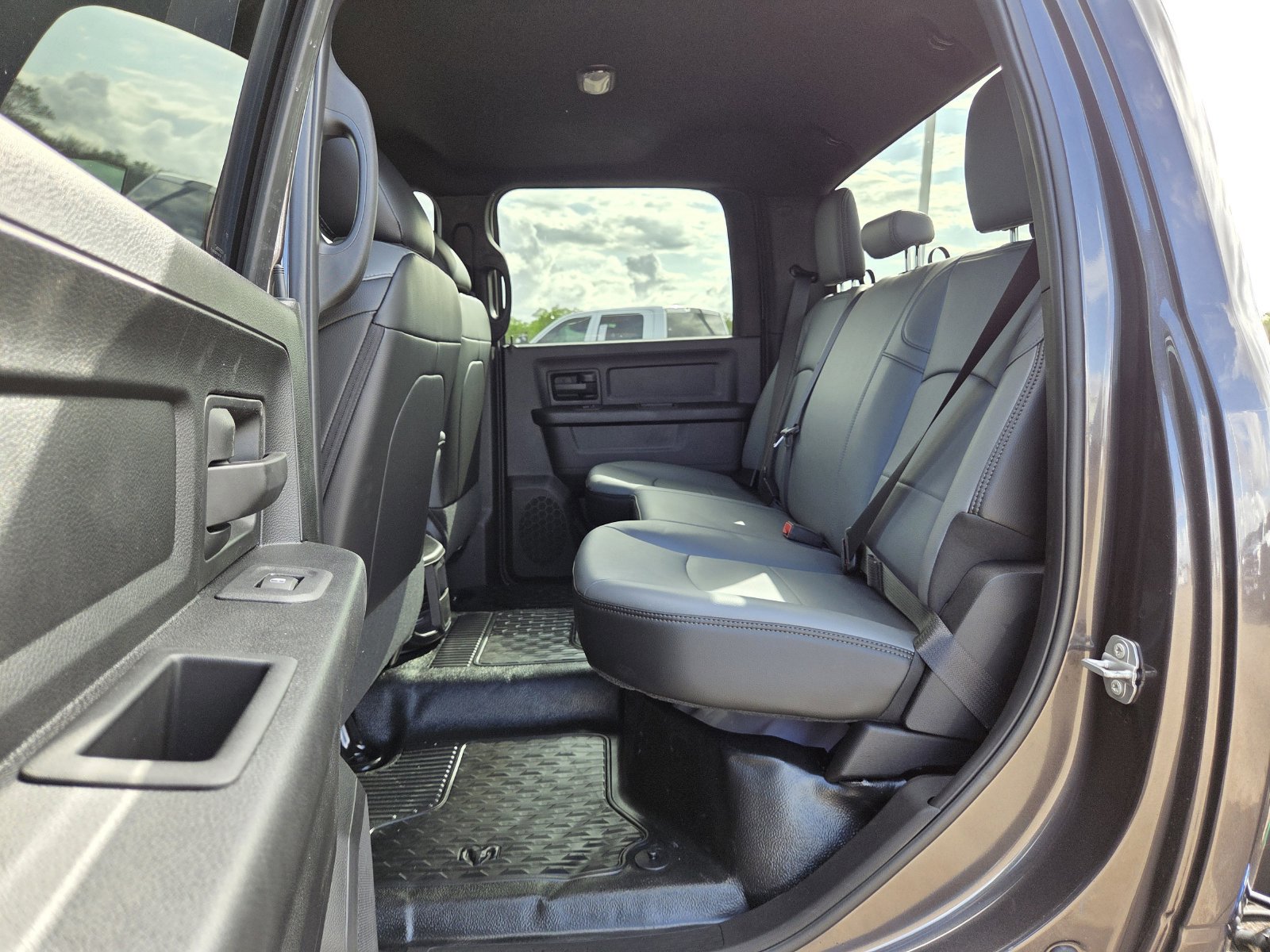 New 2026 RAM 3500 Tradesman AWD/4WD image 17