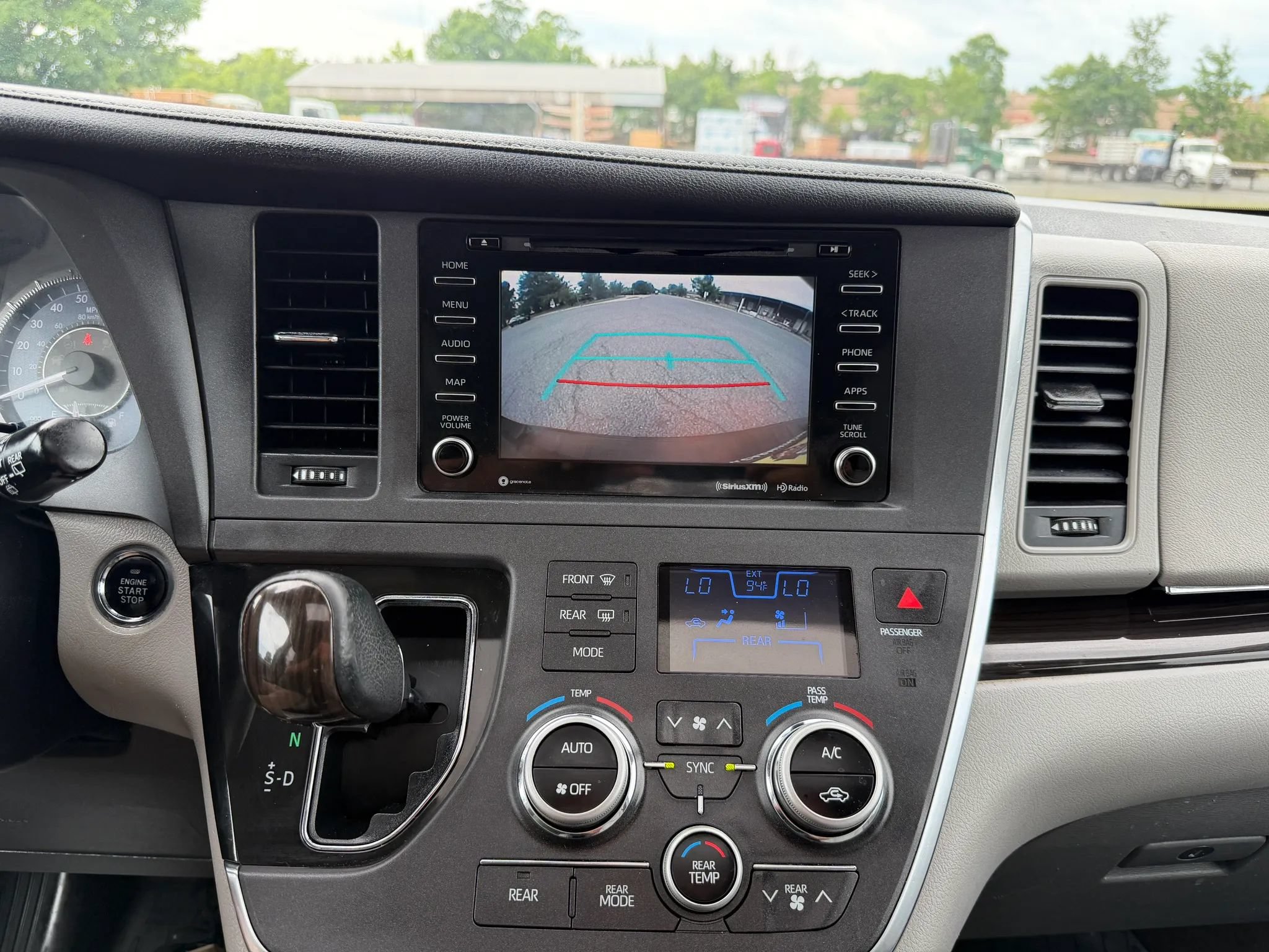 Used 2018 Toyota Sienna XLE w/ XLE Navigation Package AWD/4WD image 24