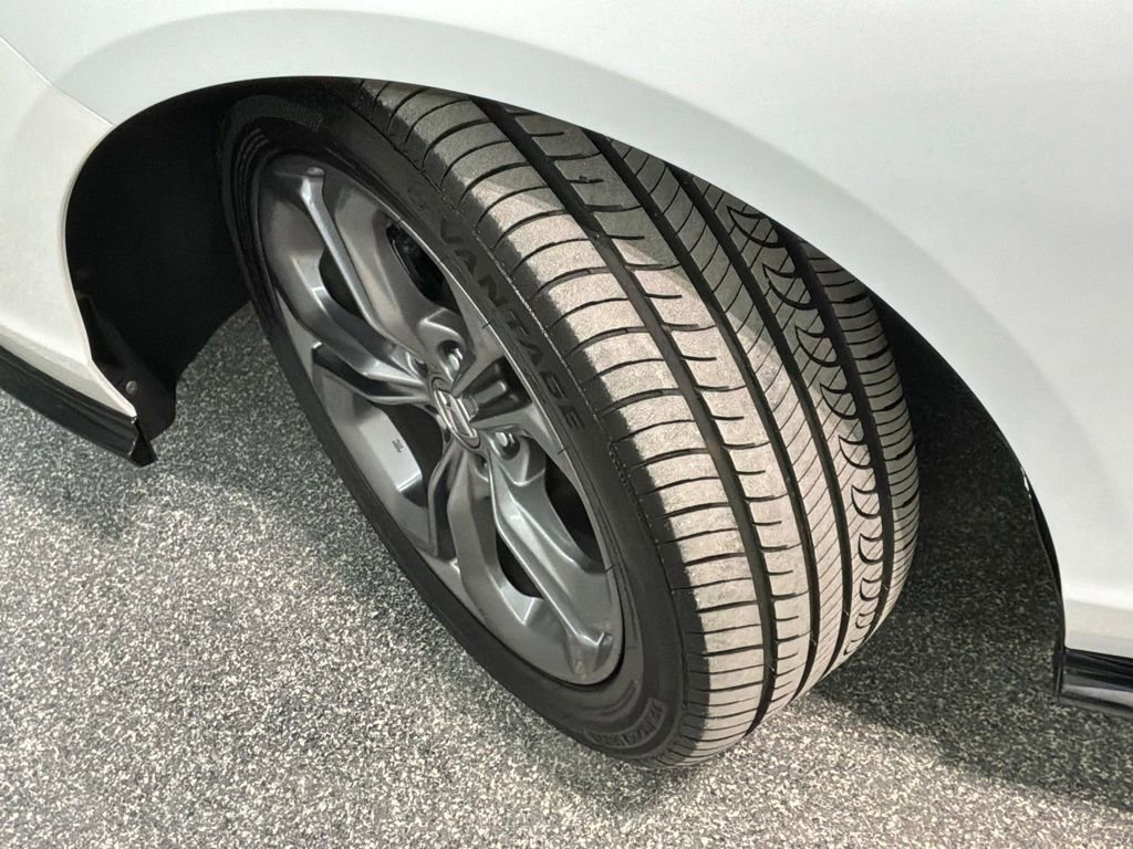 Used 2023 Honda Accord EX-L image 32