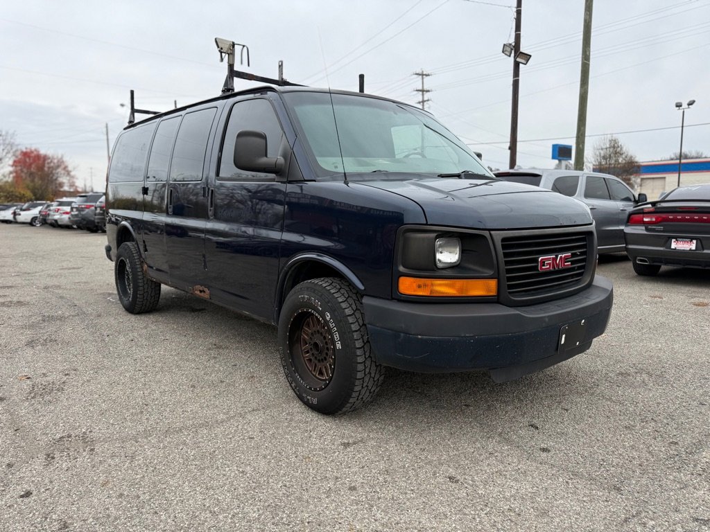 Used 2011 GMC Savana 2500 image 2