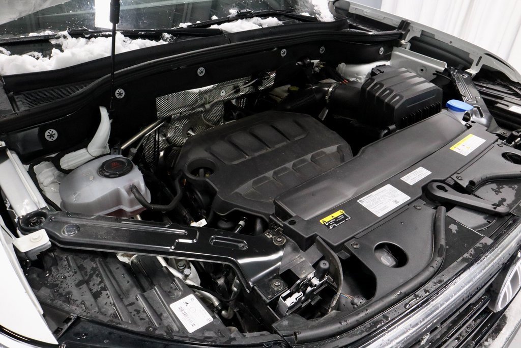 Used 2025 Volkswagen Atlas Cross Sport SE image 16