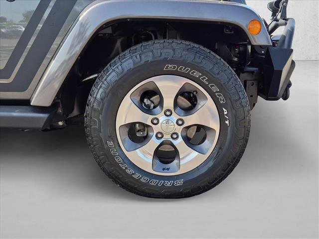 Used 2016 Jeep Wrangler Unlimited Sahara w/ Connectivity Group AWD/4WD image 22