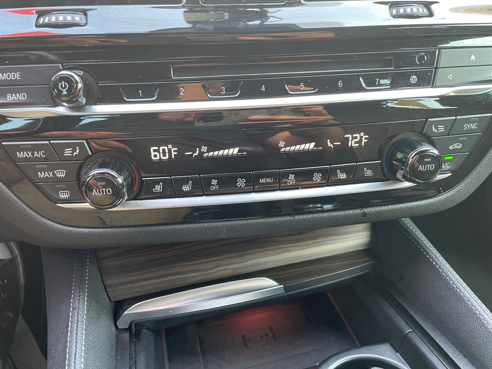 Used 2018 BMW M550i xDrive image 24