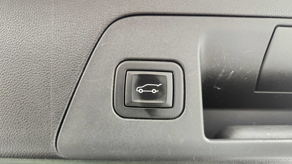 Used 2023 Buick Envision Avenir AWD/4WD image 18