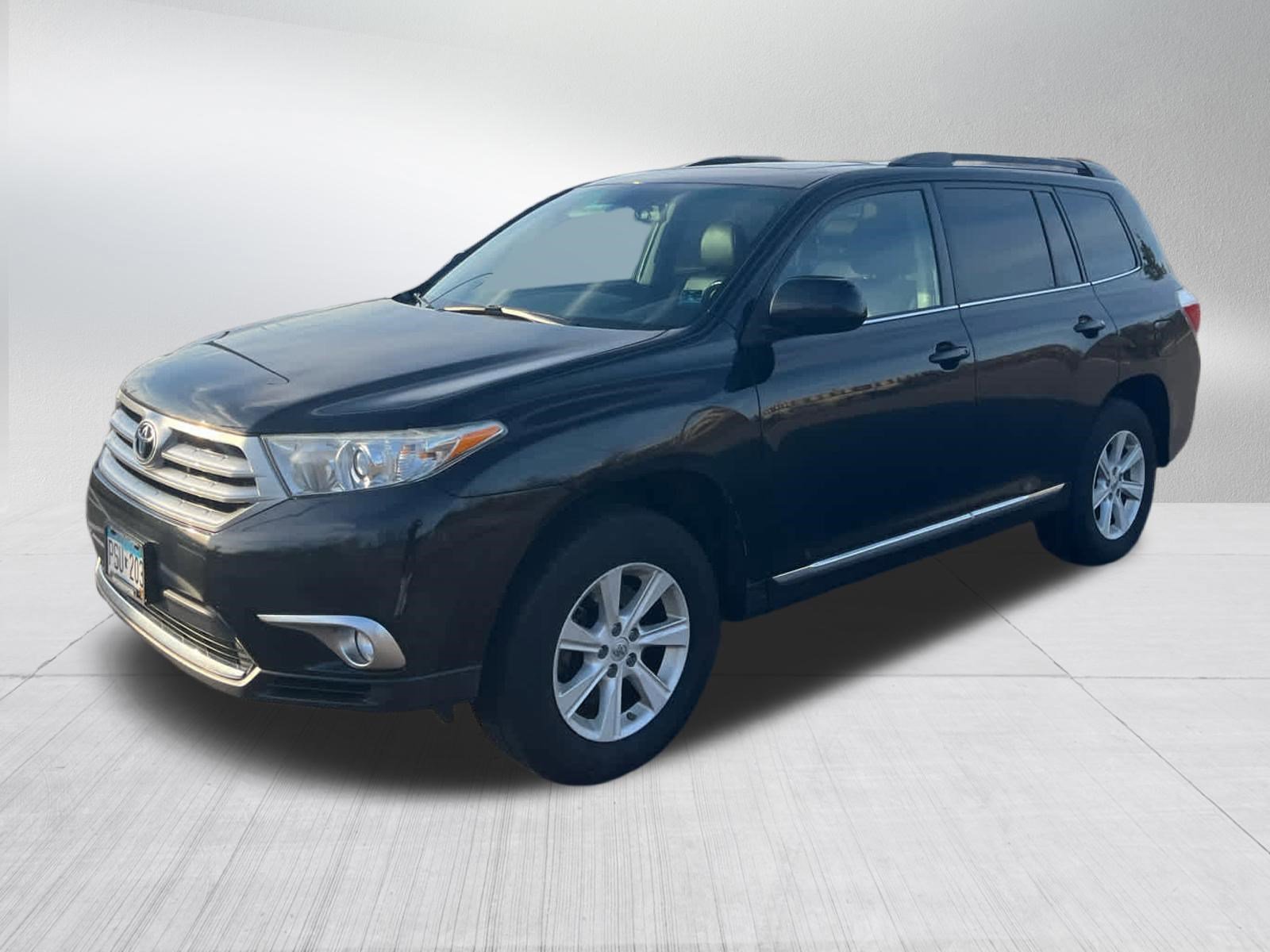 Used 2012 Toyota Highlander SE w/ Tow Pkg AWD/4WD image 3