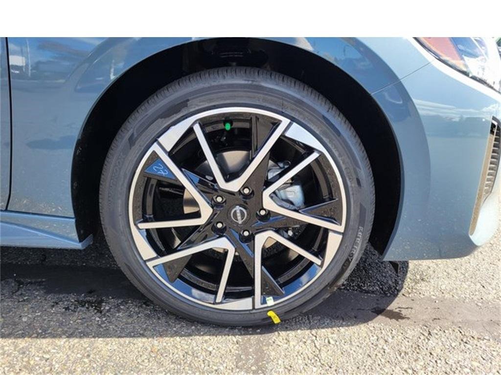 New 2025 Nissan Sentra SR w/ SR Premium Package image 9