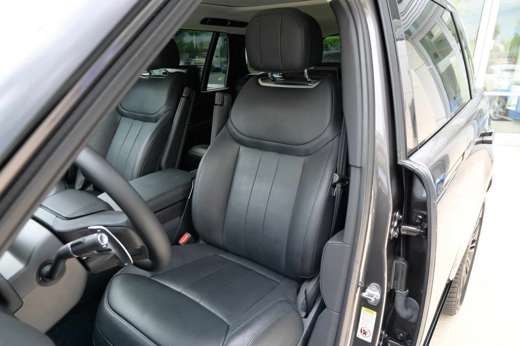 Used 2023 Land Rover Range Rover Long Wheelbase First Edition AWD/4WD image 18