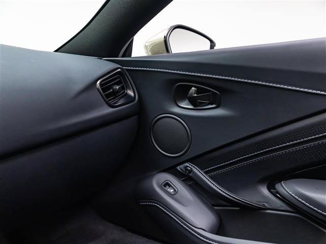 Used 2023 Aston Martin V8 Vantage Roadster RWD image 37