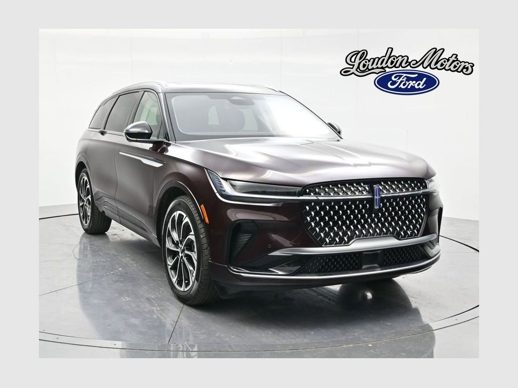 Used 2025 Lincoln Nautilus Reserve AWD/4WD image 1