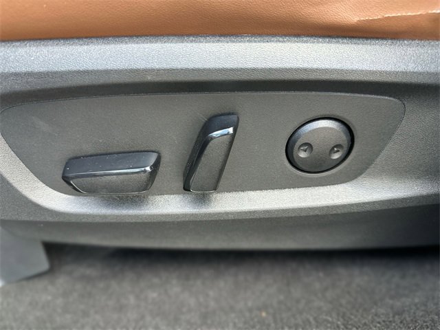 Used 2023 Nissan Pathfinder Platinum w/ Cargo Package image 13