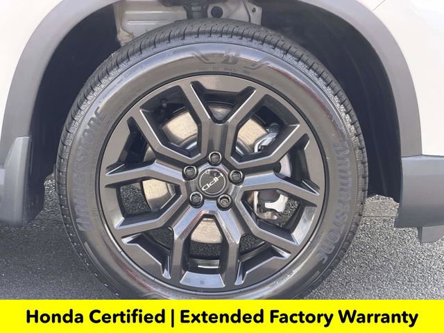 Used 2025 Honda Pilot Touring image 4