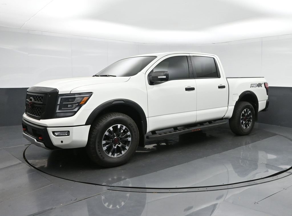 Used 2023 Nissan Titan PRO-4X w/ Pro-4x Convenience Package image 3