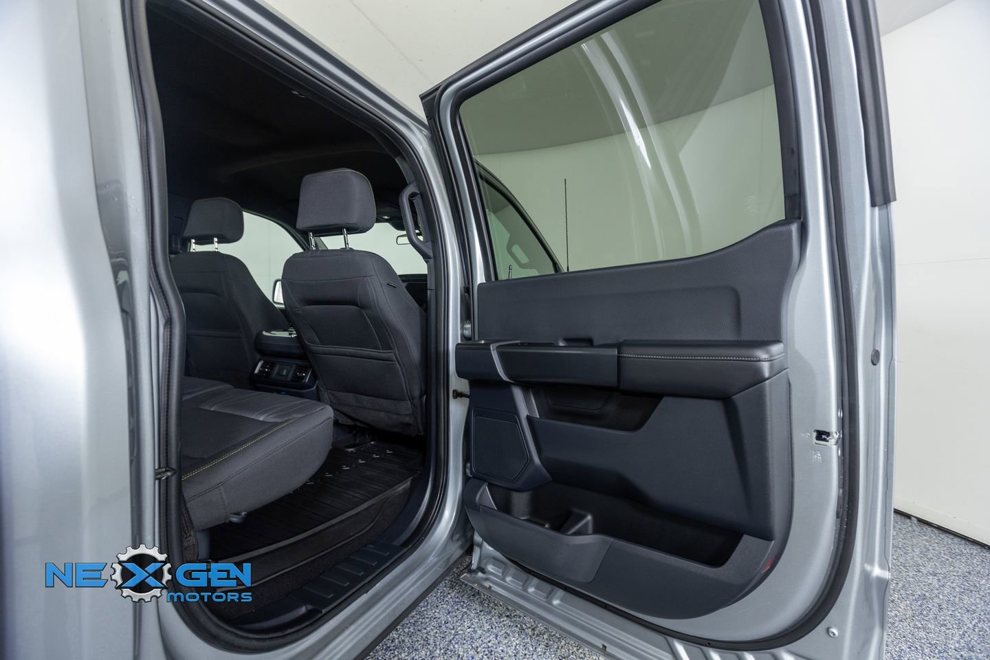 Used 2024 Ford F150 STX image 33