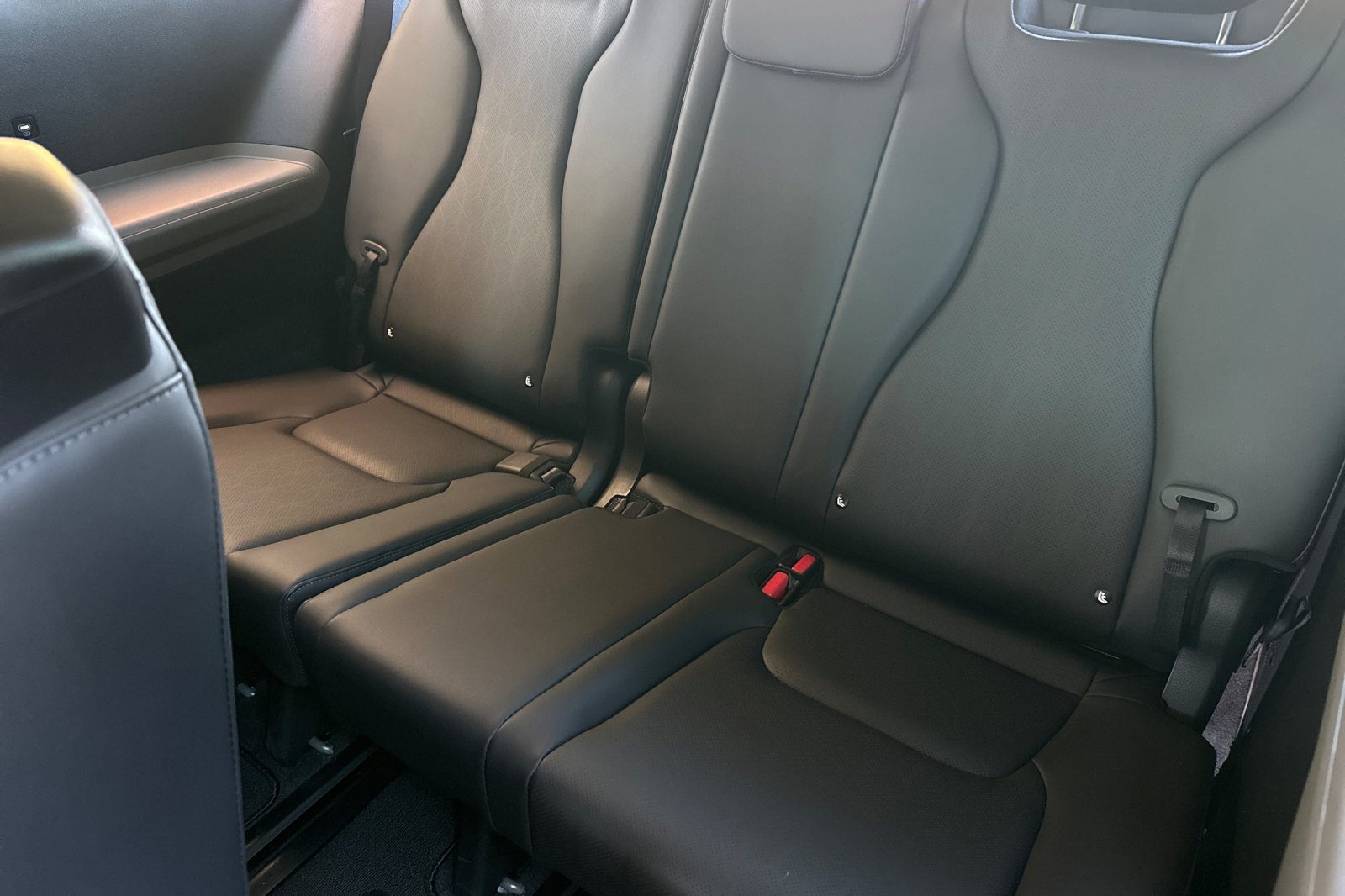 Used 2026 Kia Carnival FWD image 15