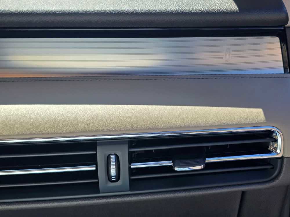 Used 2022 Lincoln Corsair AWD w/ Premium Package image 29