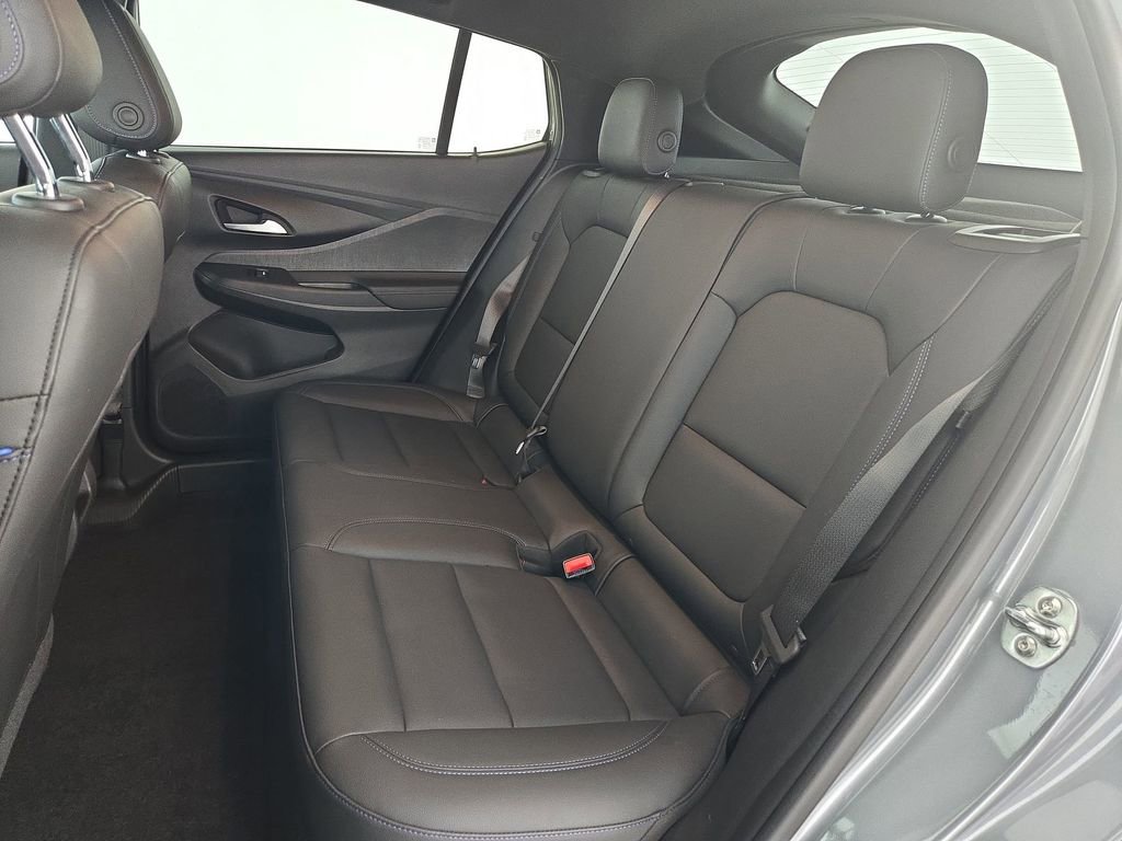 Certified 2025 Buick Envista Sport Touring FWD image 29