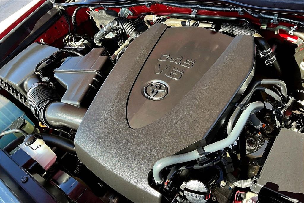 Used 2018 Toyota Tacoma SR5 RWD image 33