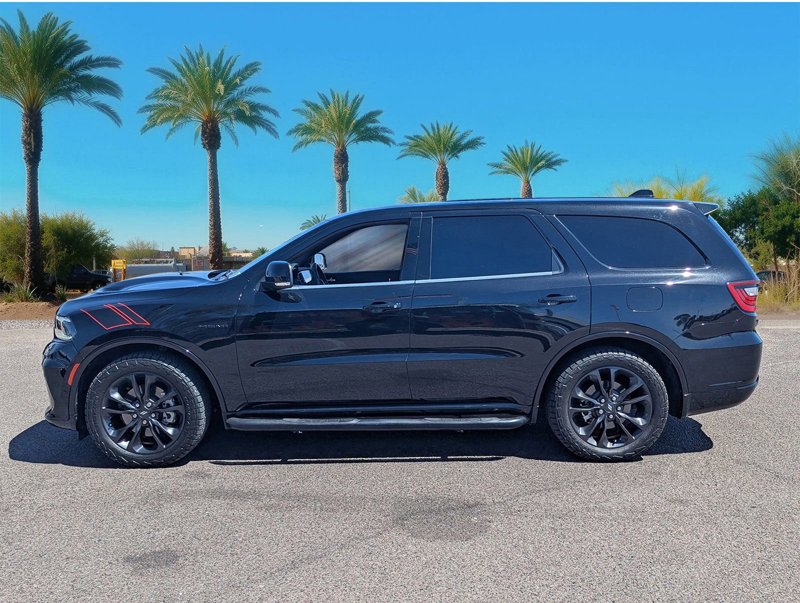 Used 2022 Dodge Durango R/T w/ Blacktop Package AWD/4WD image 2