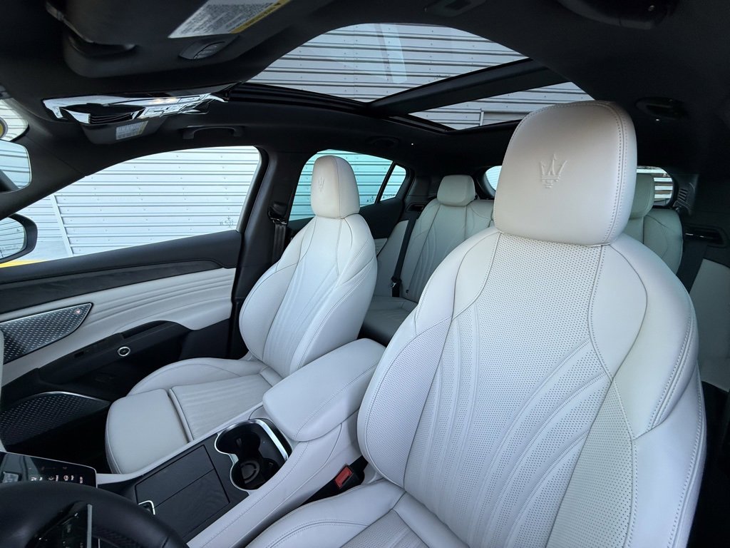 Used 2023 Maserati Grecale Modena image 31