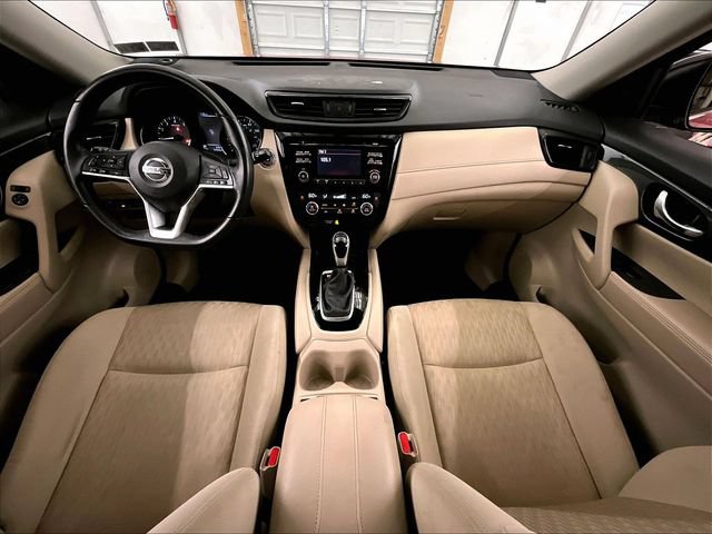 Used 2017 Nissan Rogue SV AWD/4WD image 14