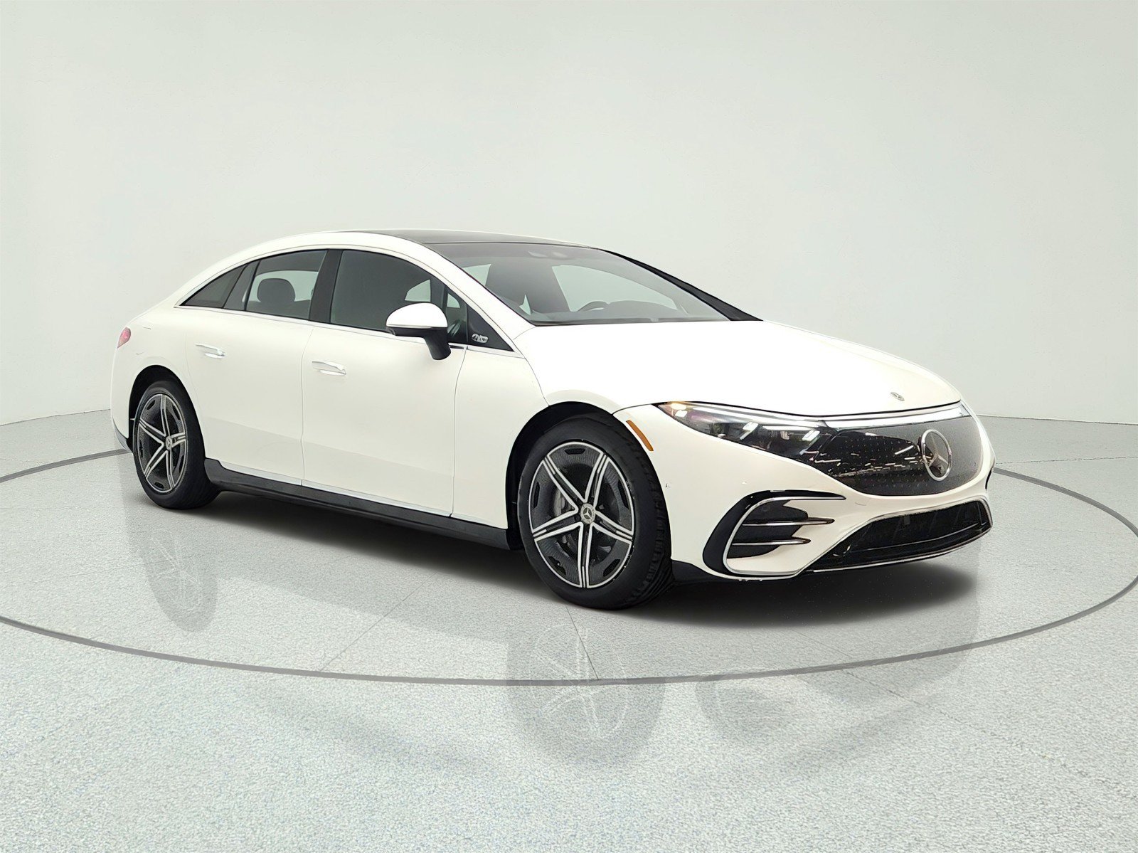 Used 2022 Mercedes-Benz EQS 580 4MATIC Sedan image 3