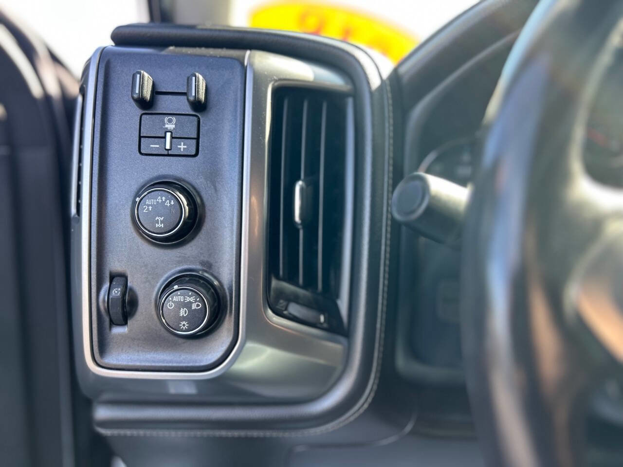 Used 2018 Chevrolet Silverado 1500 LTZ w/ LTZ Plus Package AWD/4WD image 12