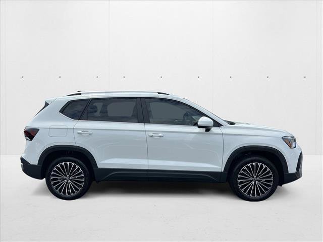 New 2025 Volkswagen Taos SE image 4