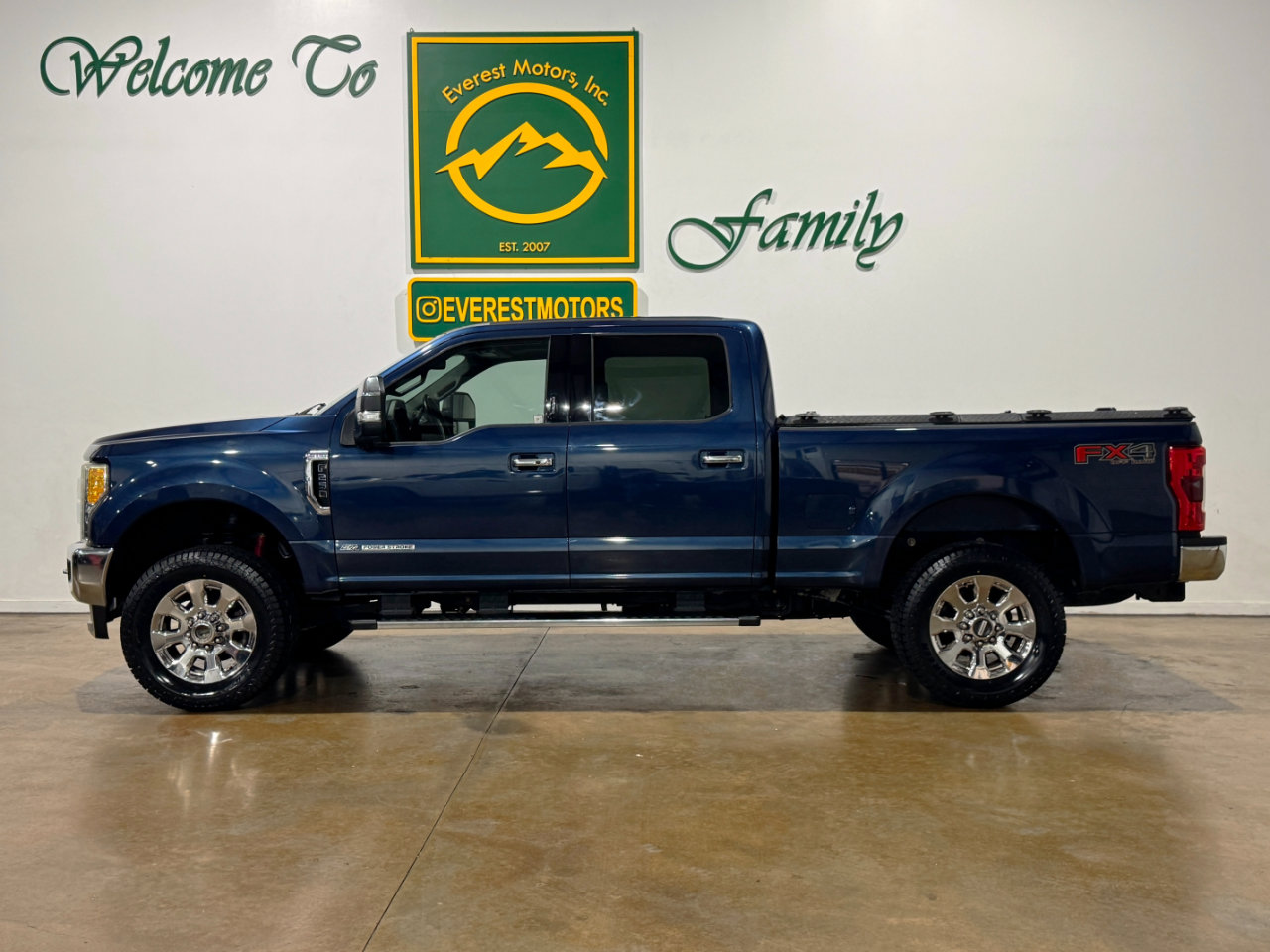 Used 2017 Ford F250 Lariat w/ Lariat Ultimate Package image 4