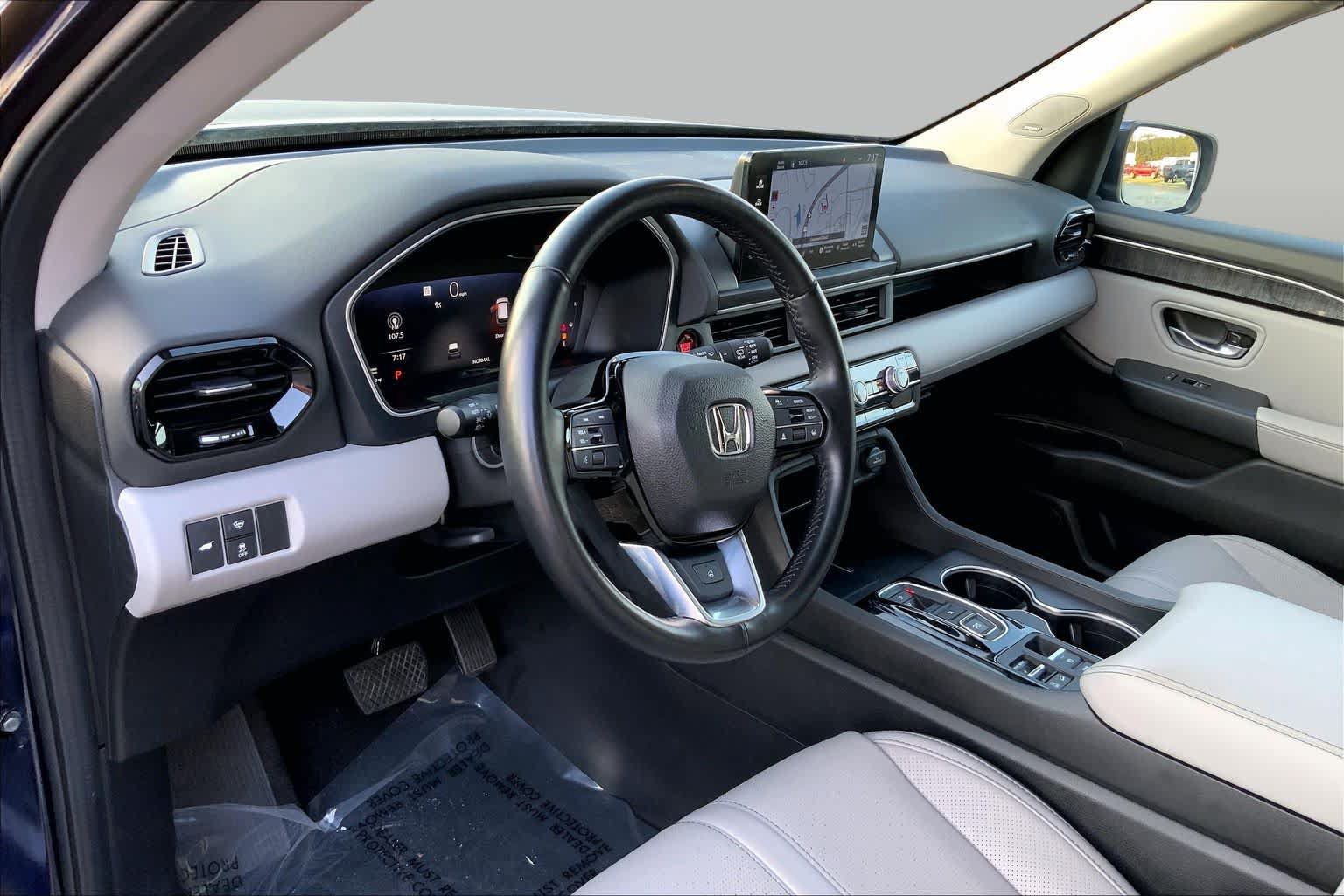 Used 2023 Honda Pilot Elite image 17