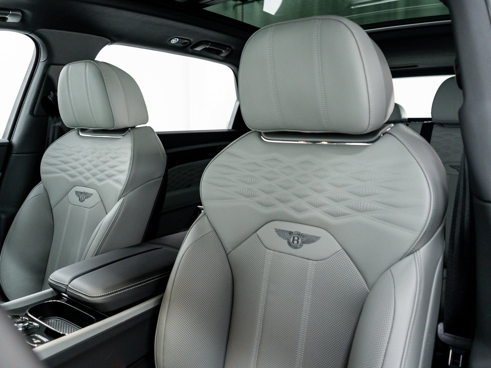New 2025 Bentley Bentayga Extended Wheelbase image 16