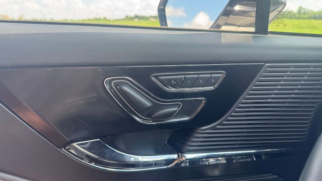 Used 2022 Lincoln Corsair FWD w/ Equipment Group 101A image 22