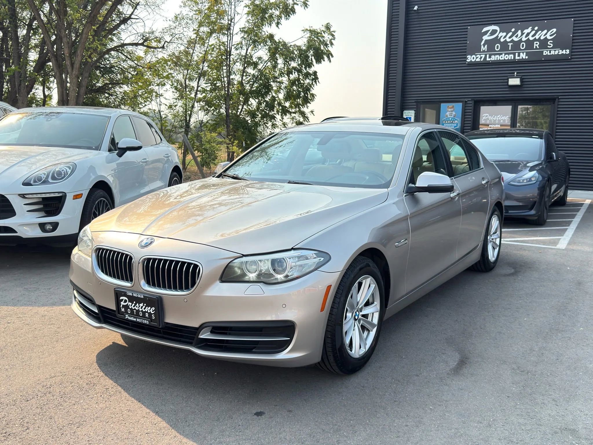 Used 2014 BMW 528i Sedan RWD image 1