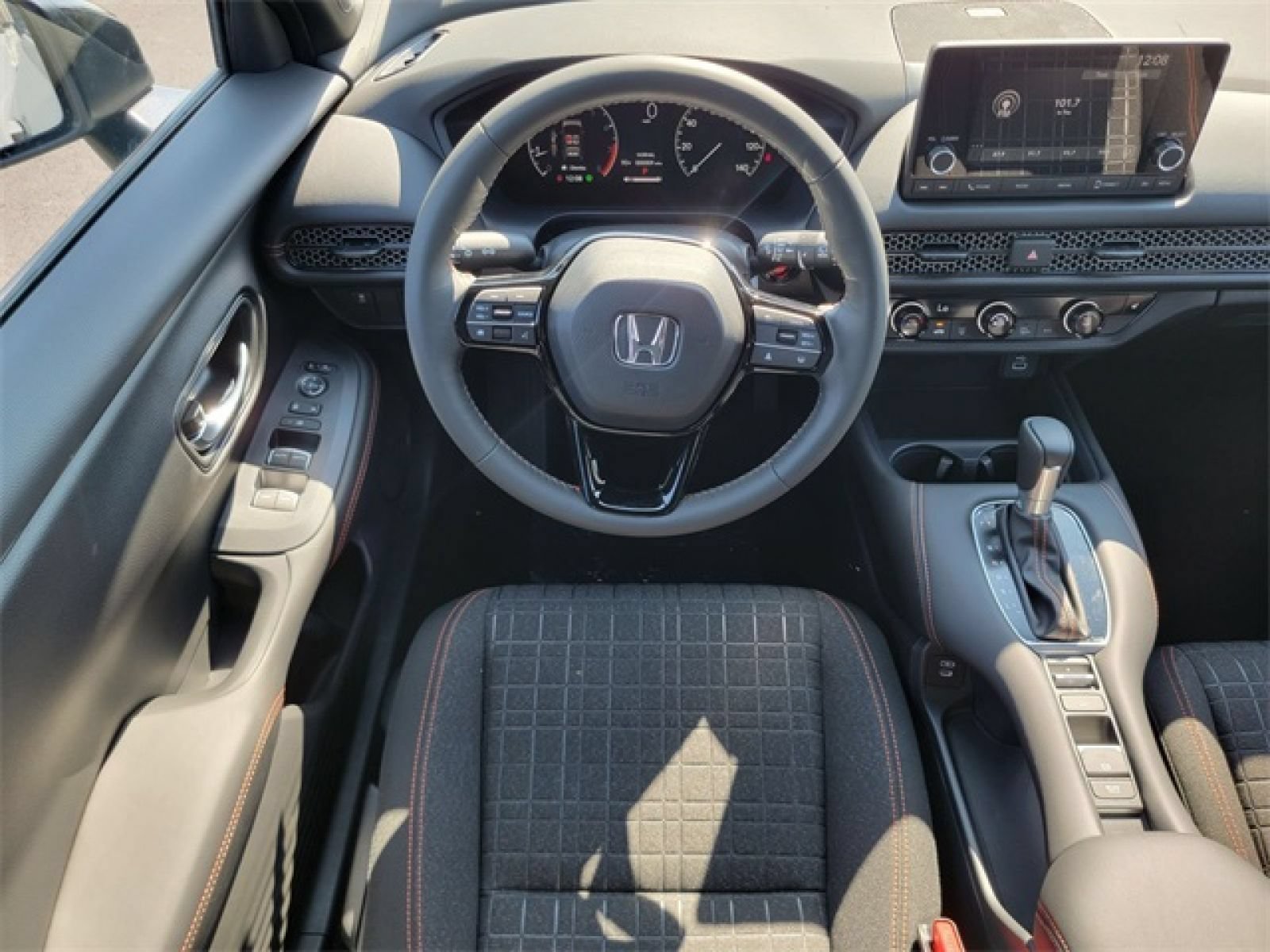 Certified 2025 Honda HR-V Sport image 19