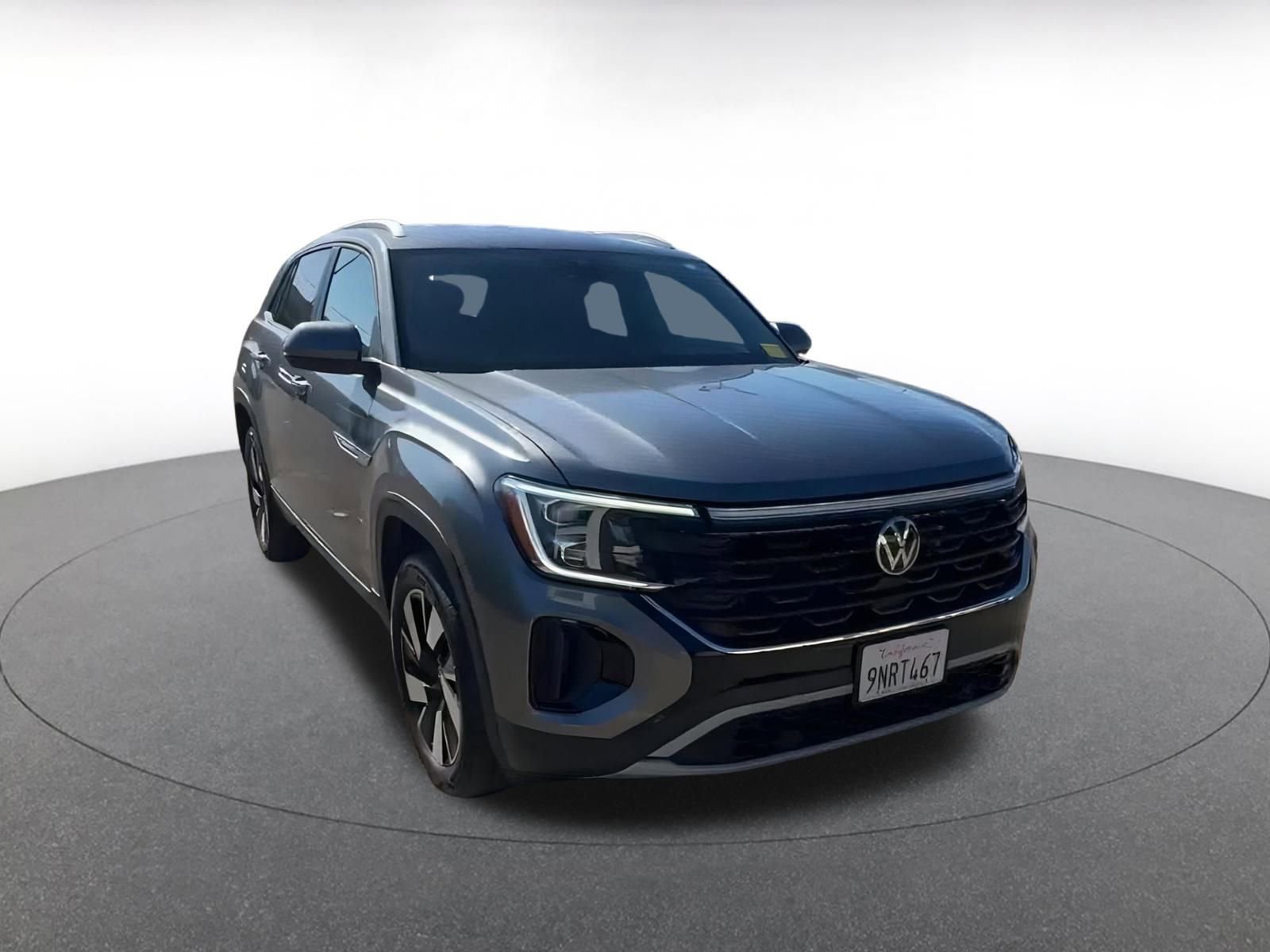 Used 2025 Volkswagen Atlas Cross Sport SE image 3