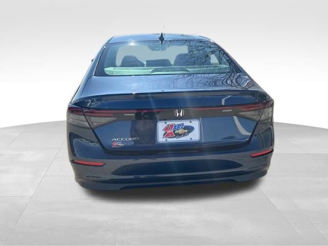 Used 2024 Honda Accord EX image 6