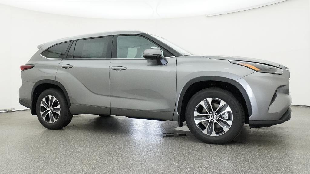 New 2026 Toyota Highlander XLE AWD/4WD image 3