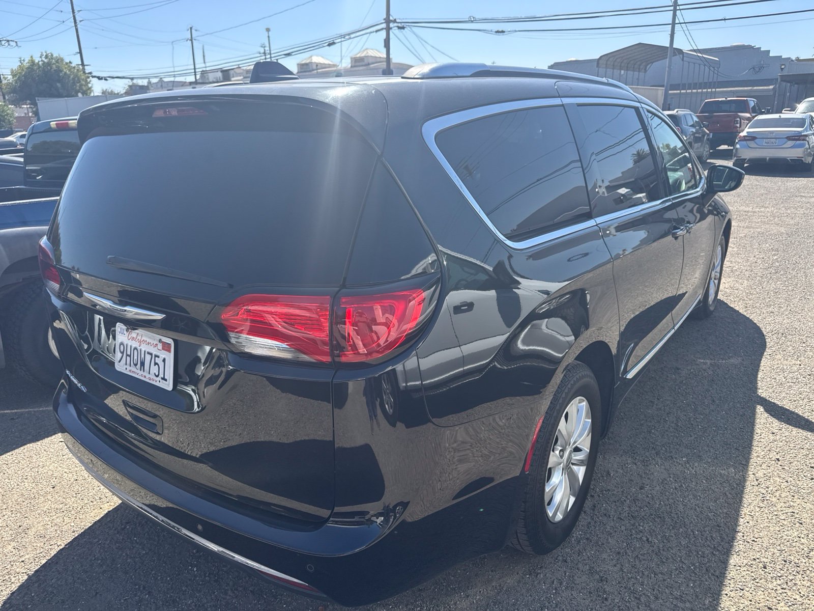 Certified 2019 Chrysler Pacifica Touring-L FWD image 3