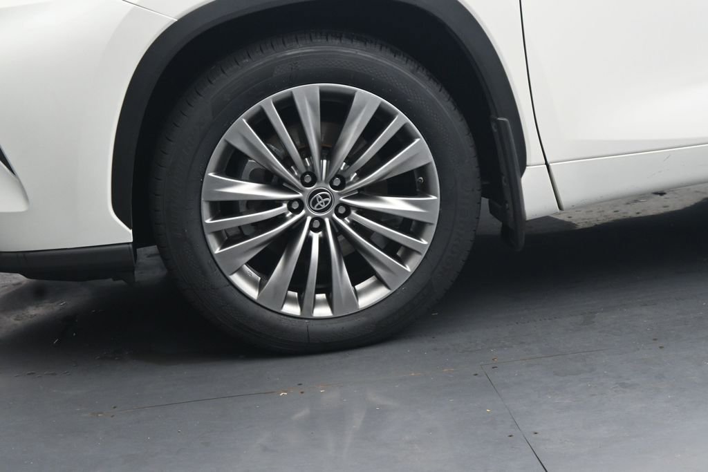 Used 2021 Toyota Highlander Platinum AWD/4WD image 12