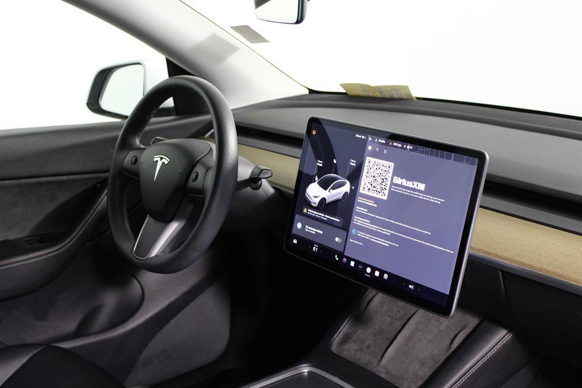 Used 2021 Tesla Model Y Long Range AWD/4WD image 12