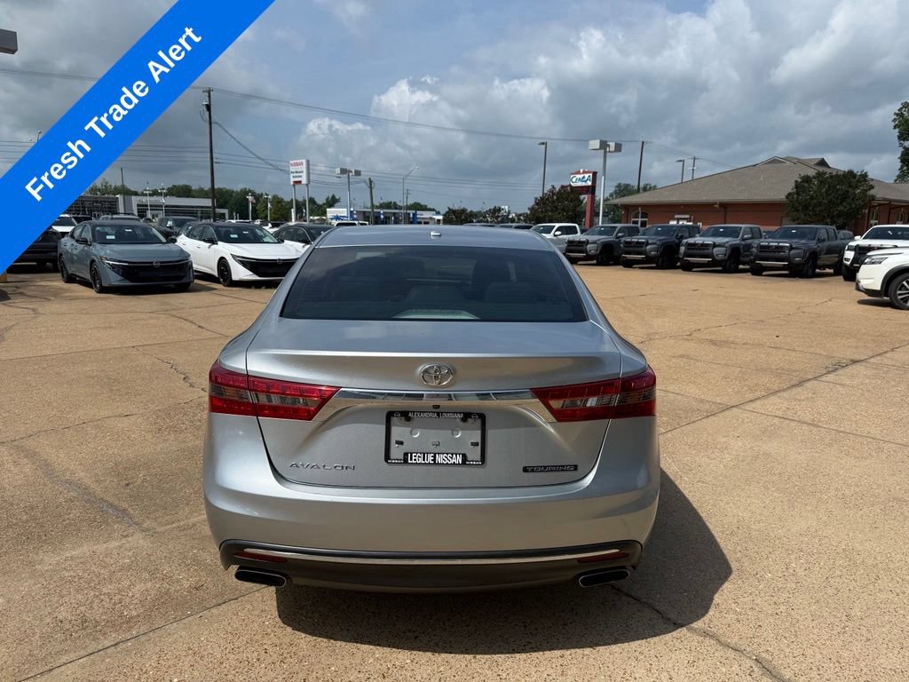 Used 2016 Toyota Avalon Touring FWD image 4