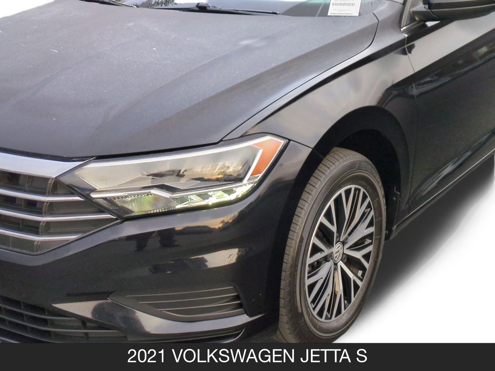 Used 2021 Volkswagen Jetta SE w/ SE Cold Weather Package image 10