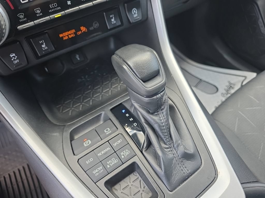 Used 2020 Toyota RAV4 XLE w/ Convenience Package AWD/4WD image 23
