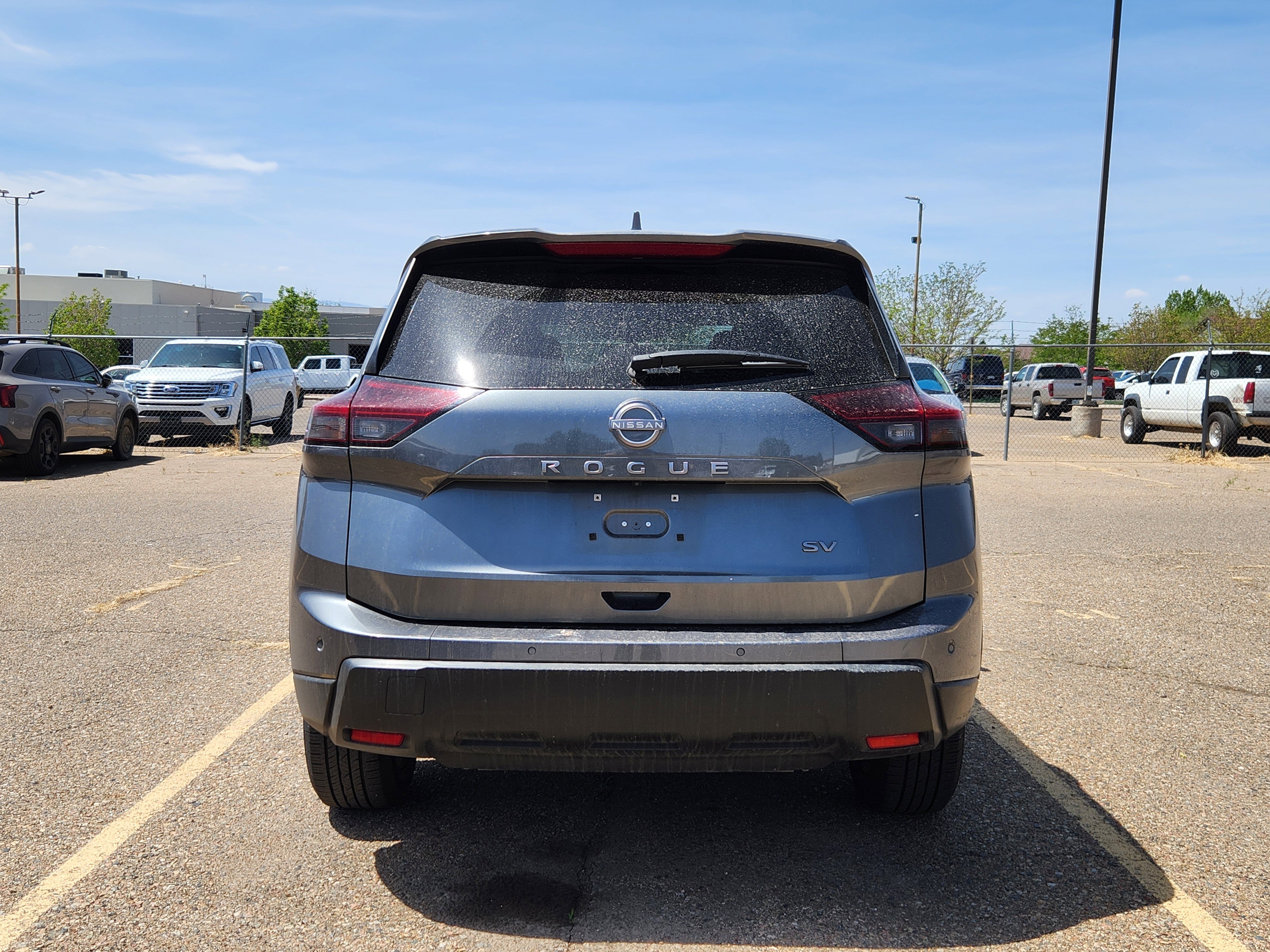 Used 2024 Nissan Rogue SV FWD image 6