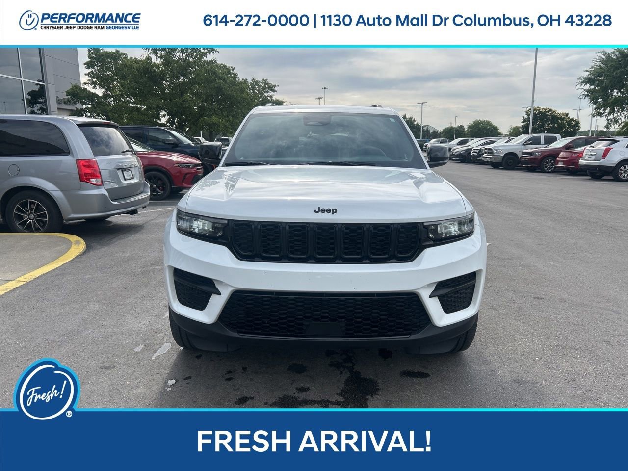 Used 2023 Jeep Grand Cherokee Altitude AWD/4WD image 9
