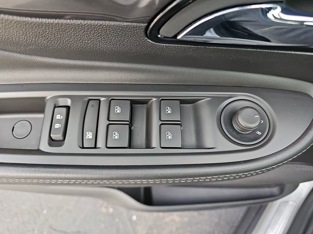 Used 2022 Buick Encore Preferred image 26