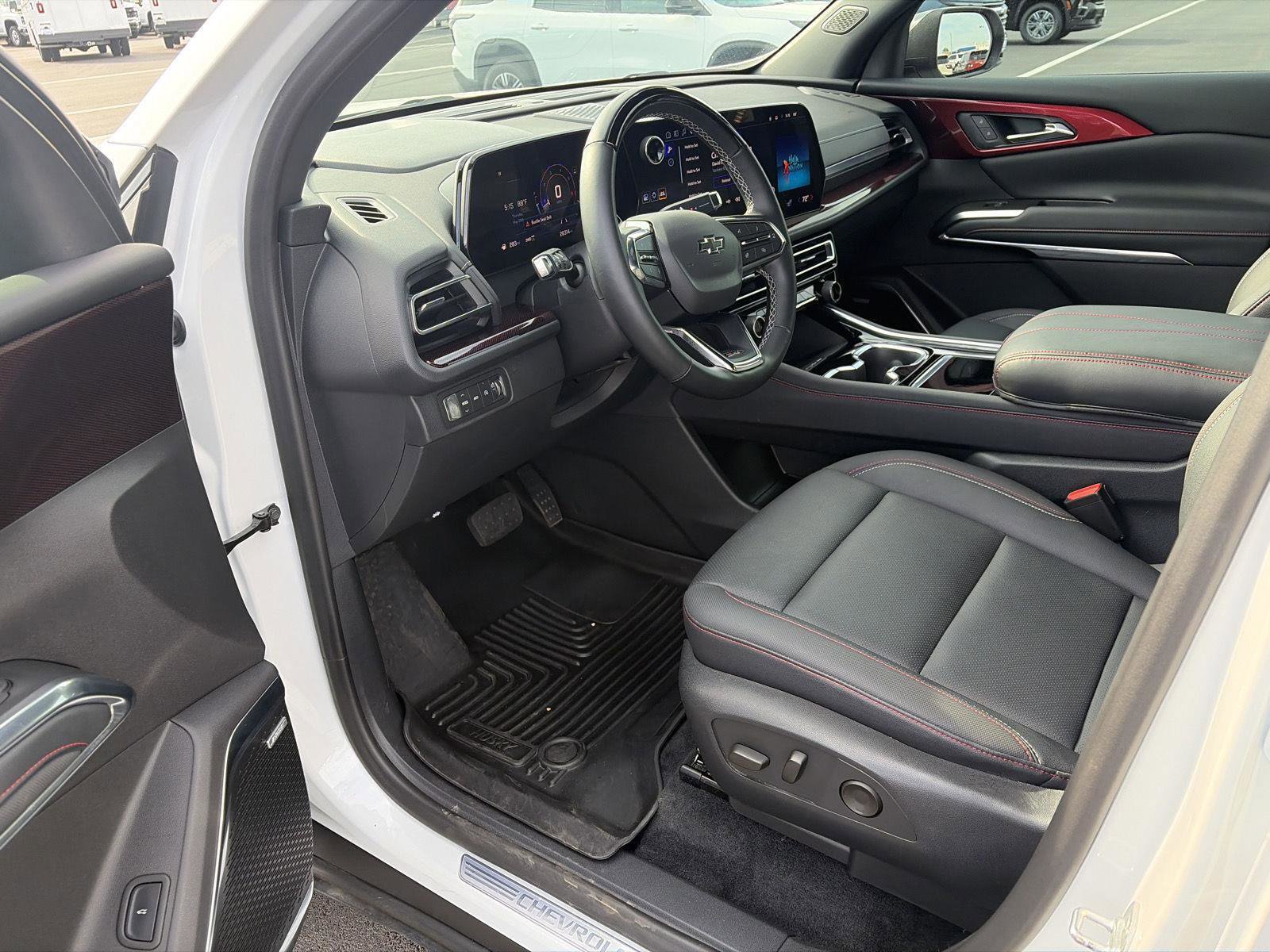 Used 2024 Chevrolet Traverse Z71 w/ Enhanced Driving Package AWD/4WD image 19