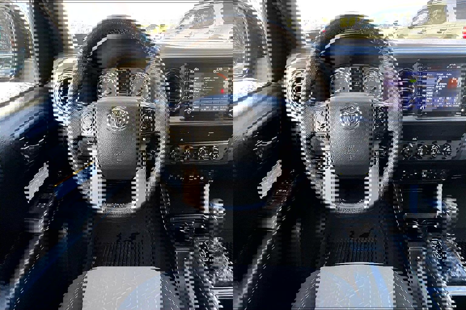 Used 2020 Toyota Tacoma TRD Off-Road w/ Technology Package image 5