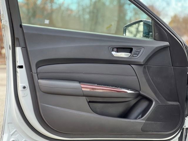 Used 2017 Acura TLX w/ Technology Package image 10